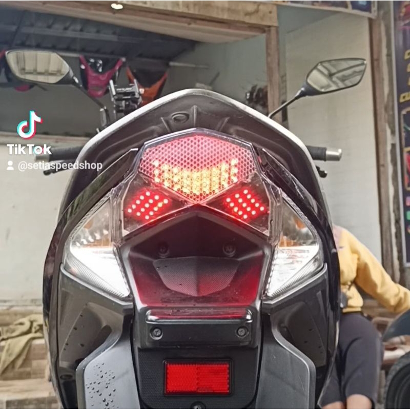 stoplamp Running 10 mode Vario 125 old bohlam