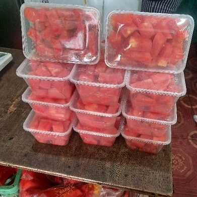 

Semangka potong manis