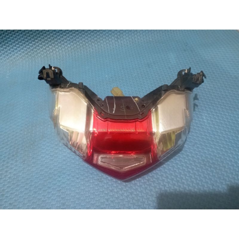 LAMPU STOP YAMAHA N MAX LAMA ORI Kode 2DP