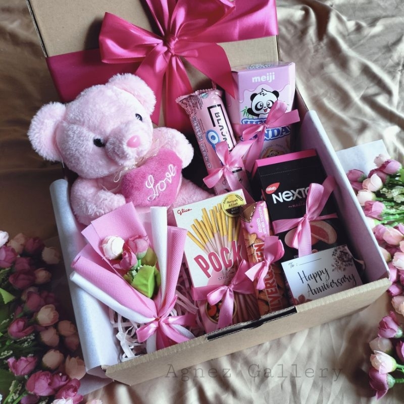 

Hampers Coklat Snack Box / Kado Valentine Ulang Tahun Wisuda Natal / Souvenir Ulang Tahun / Snack