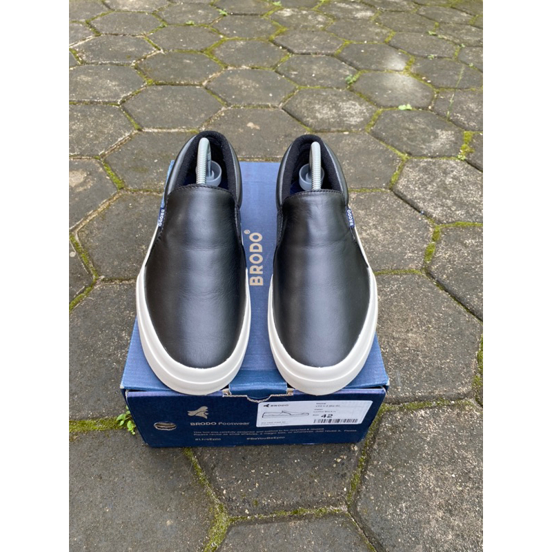 Sepatu Slip On Brodo Original