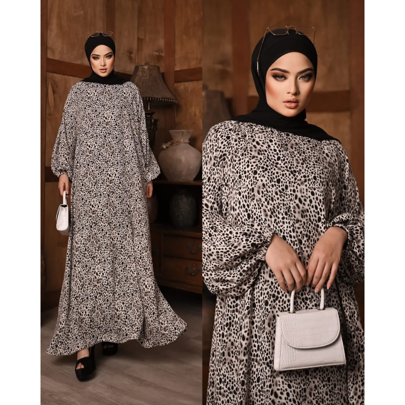 jazila Abaya dengan motif animal print yang sangat eksotik, material pun tebal lembut dan jatuh flow