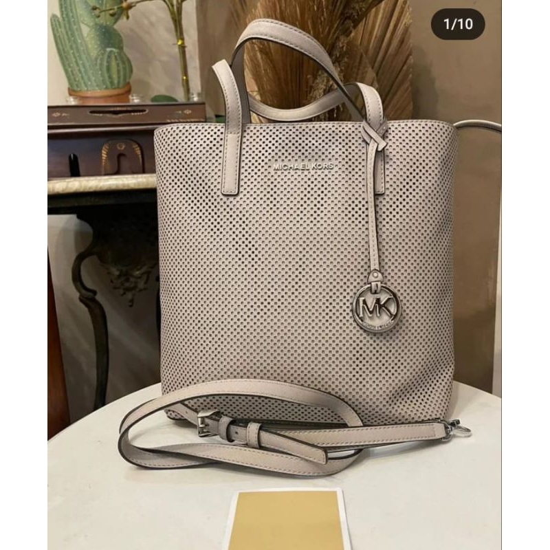057 MK Hayley Tote