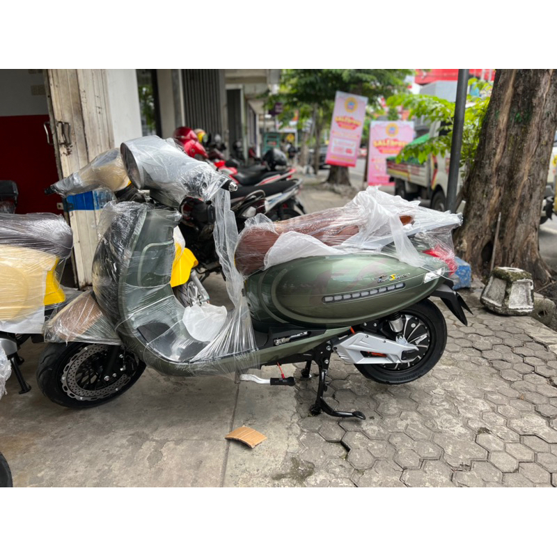 Sepeda Motor Vespa Listrik Uwinfly T5 ACID SLA Terbaru