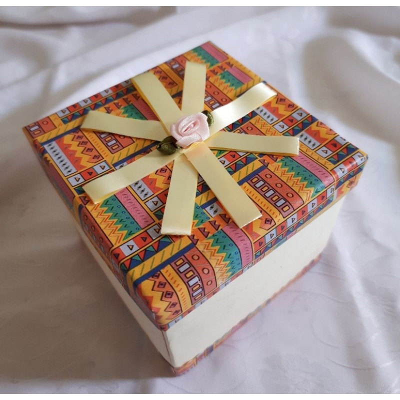 

Kotak Kado | Gift Box | Kotak Hadiah Murah
