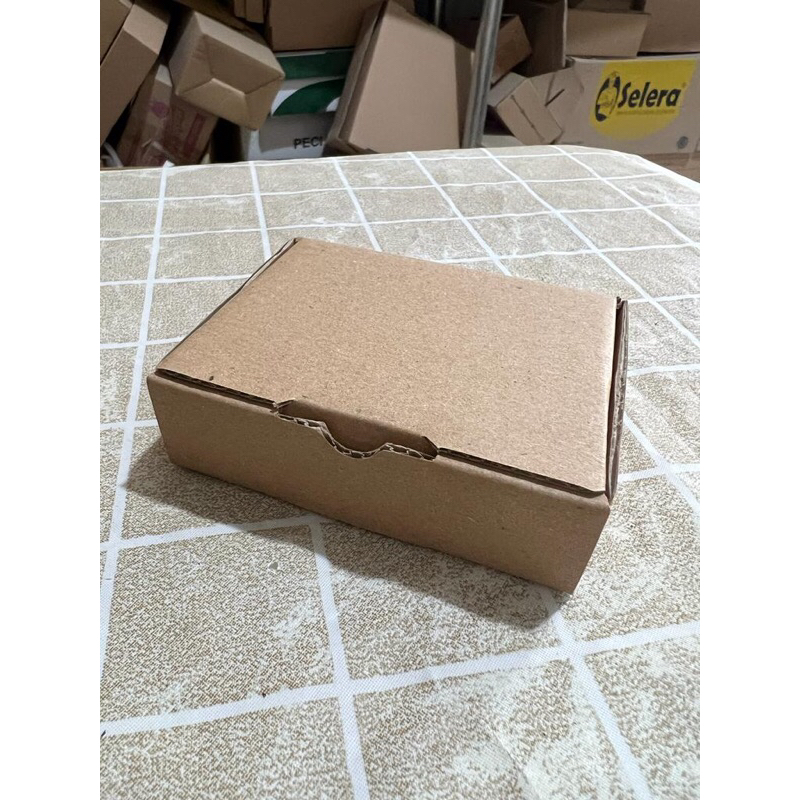

10x8x3 cm box diecut karton kardus kemasan packaging