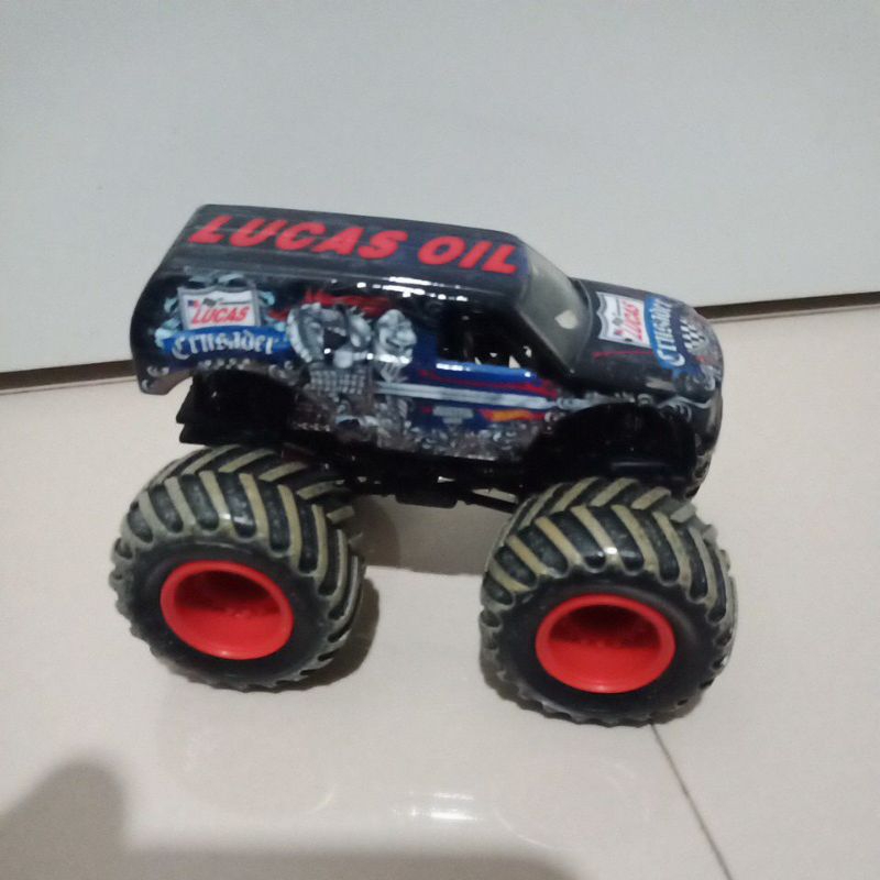 crusader monster jam lucas oil loose