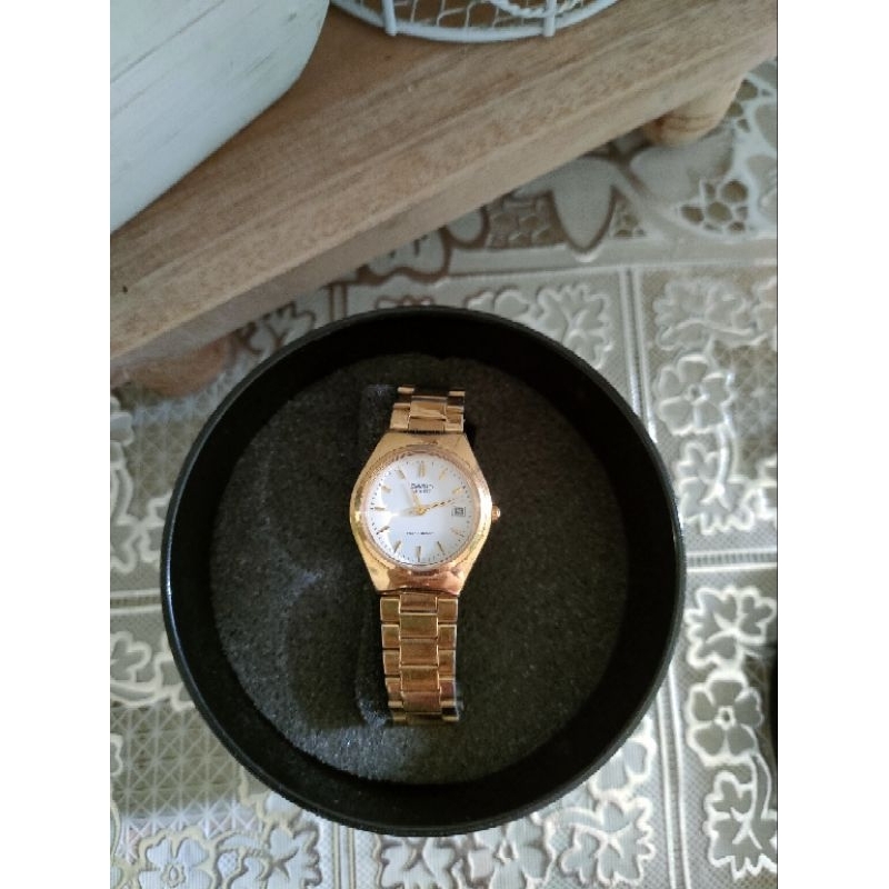 jam tangan bekas cas*o wanita