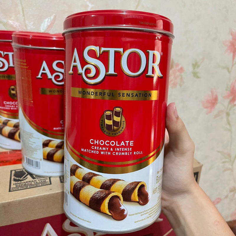 

Astor Chocolate Kaleng Merah Original 330 gram - PACKING BUBBLE