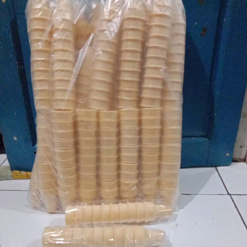 

con es cream McD ukuran 5 cm