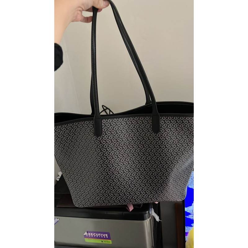 Preloved Izzy Tote Bag Black by buttonscarves