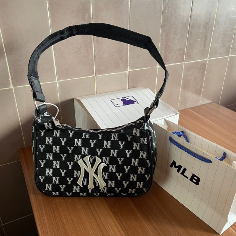 SLINGBAG HOBO MLB YANKEES / SLINGBAG WANITA MLB KOREAN / TAS SELEMPANG WANITA MLB KOREAN