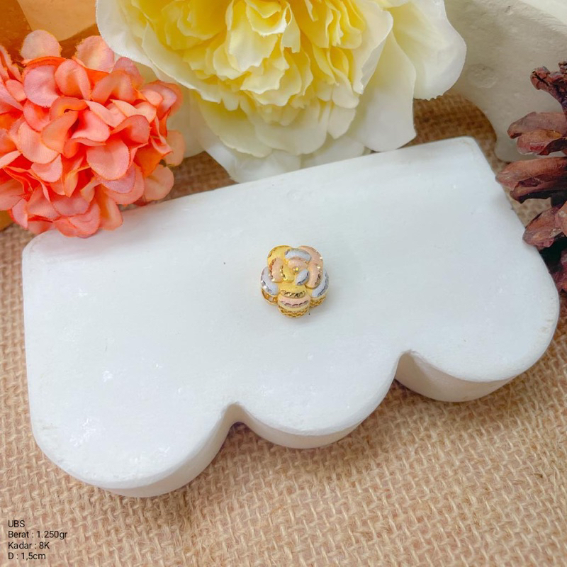 Perhiasan Emas Charm Bunga 8k / 375 UBS dan Tali Gelang Charm