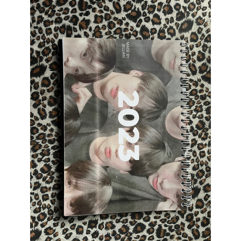 

Kalender Jungkook BTS 2023