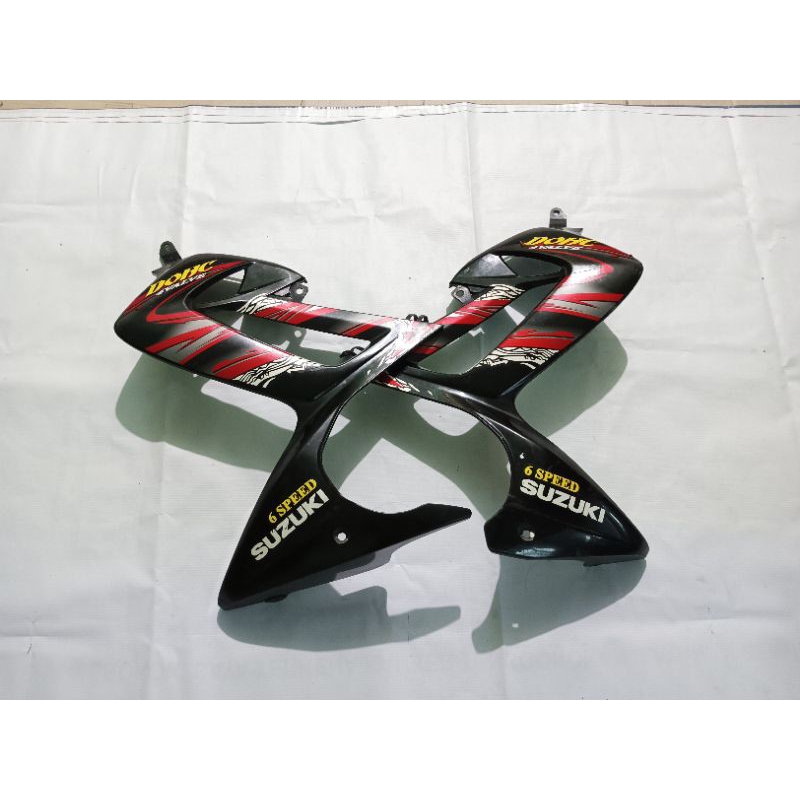 cover sayap depan suzuki satria fu barong warna hitam list merah original copotan