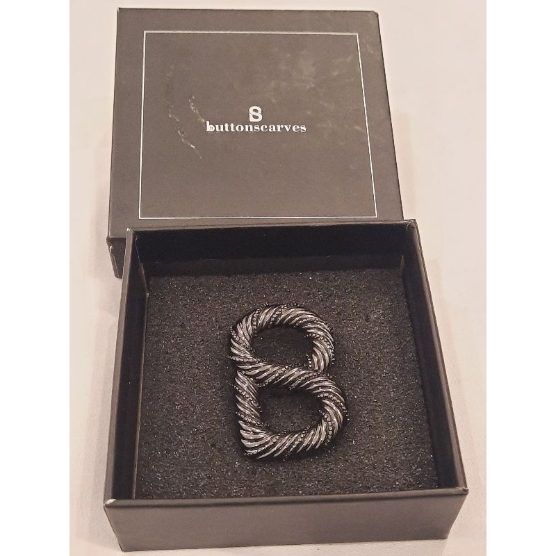 Buttonscarves Signature Swirled Brooch