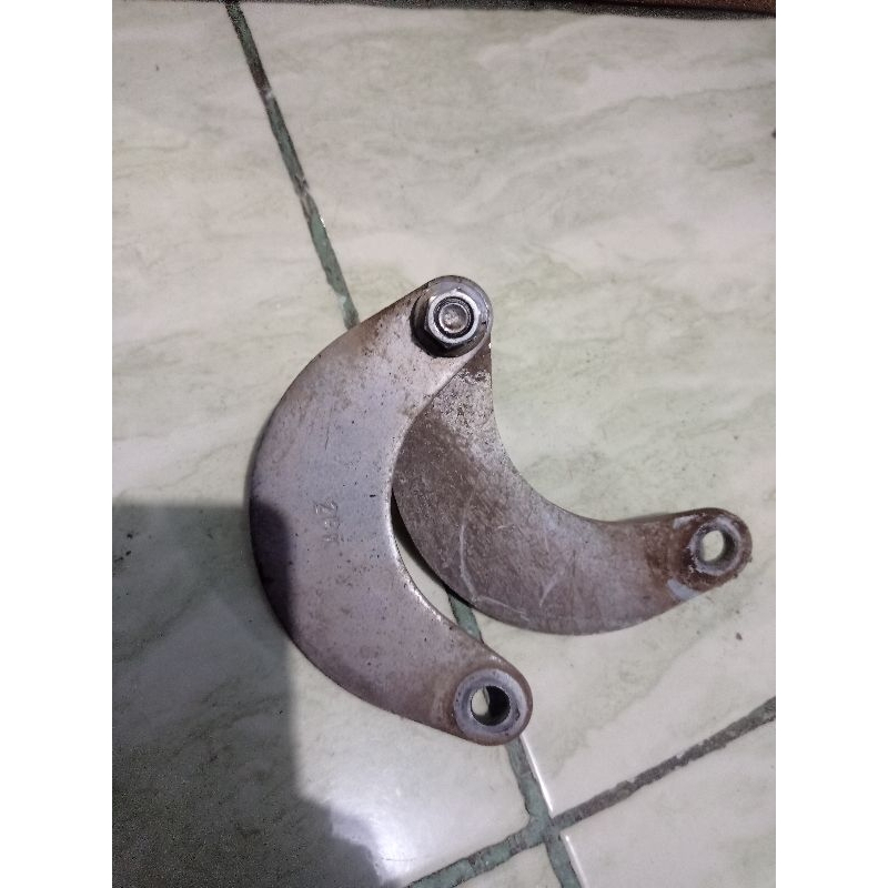 conroad peninggi shock belakang  xabre,r15 v2,v3 vixion ori copotan