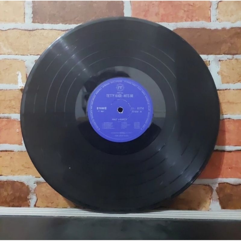 Vinyl Piringan Hitam 12 inch Tetty Kadi-Tak Mungkin Lagi