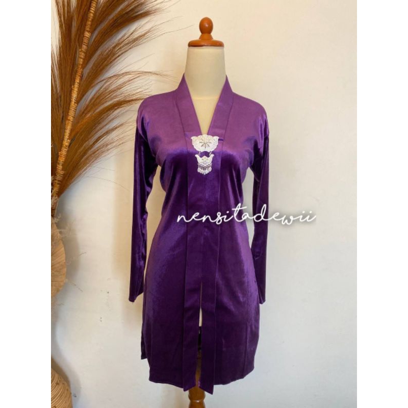 Kebaya Kartini (Leher V), Body Panjang - Warna Ungu Lavender