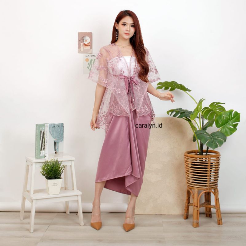 SET OUTER GENDHIS ATASAN DAN ROK TILE KOMBINASI VELVET