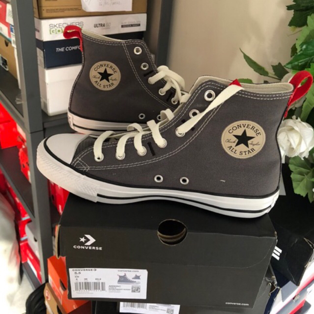 sepatu converse  BNIB