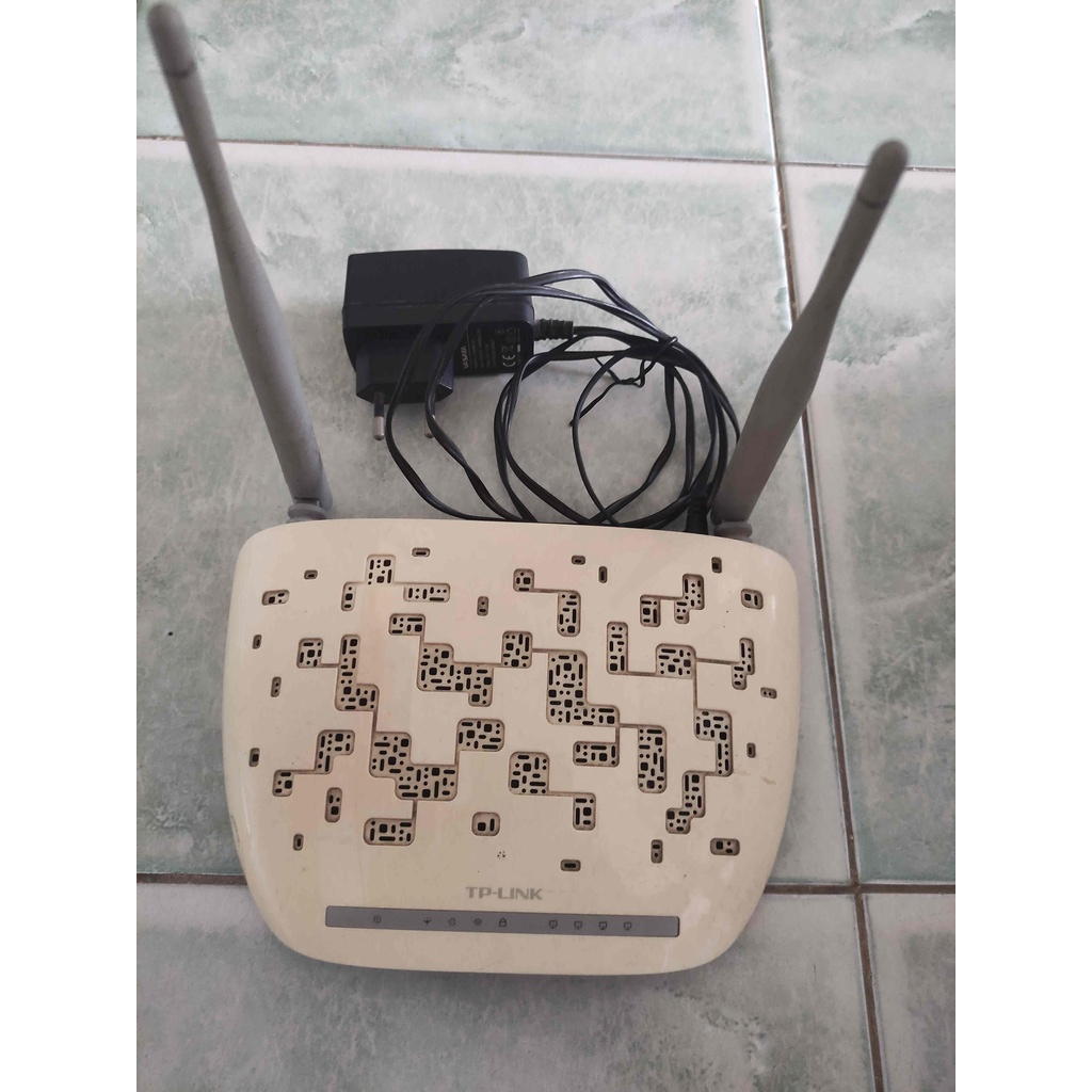 Modem Router TP-Link 300 Mbps Wireless N ADSL2 TD-W8961N 12V 0.6A bekas/second