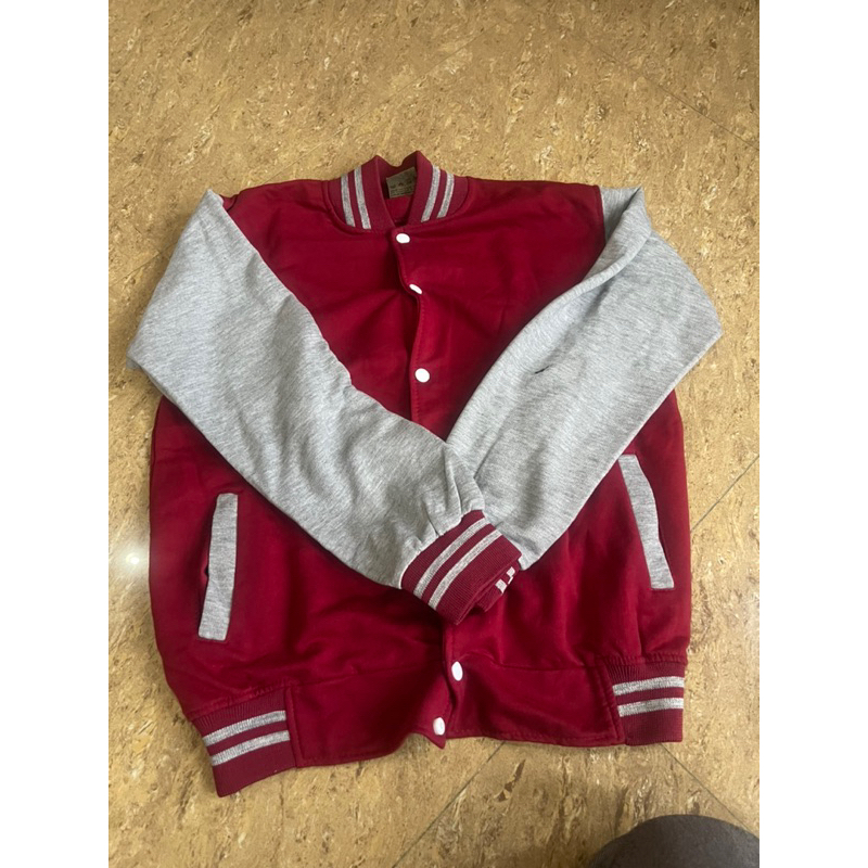 varsity jaket preloved