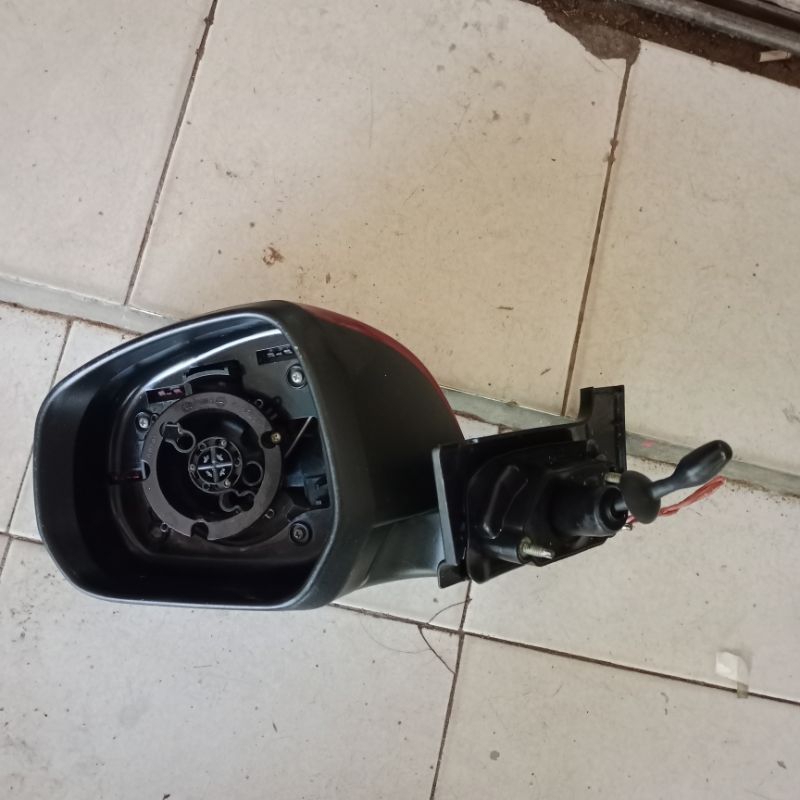 Spion Suzuki splash manual kiri.