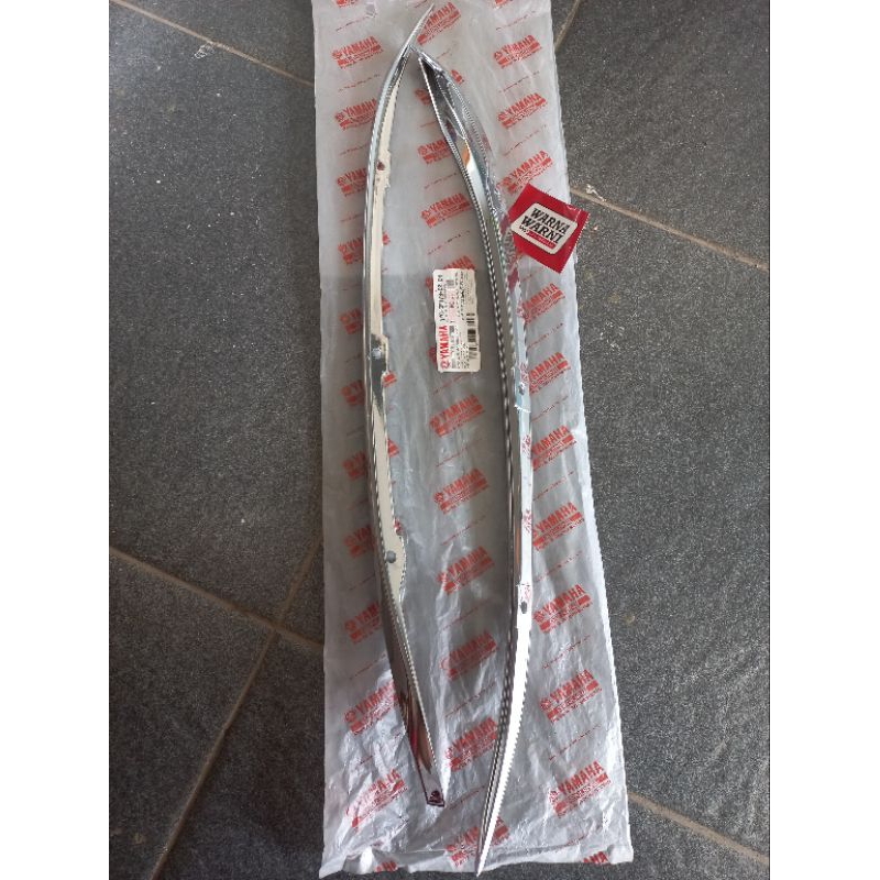Garnish side skirt lis body belakang Fino chrome thailand