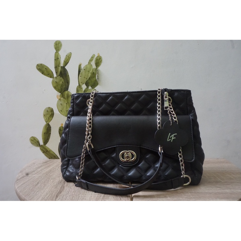 (PRELOVED) Quilted Bag | Les Femmes | Hitam