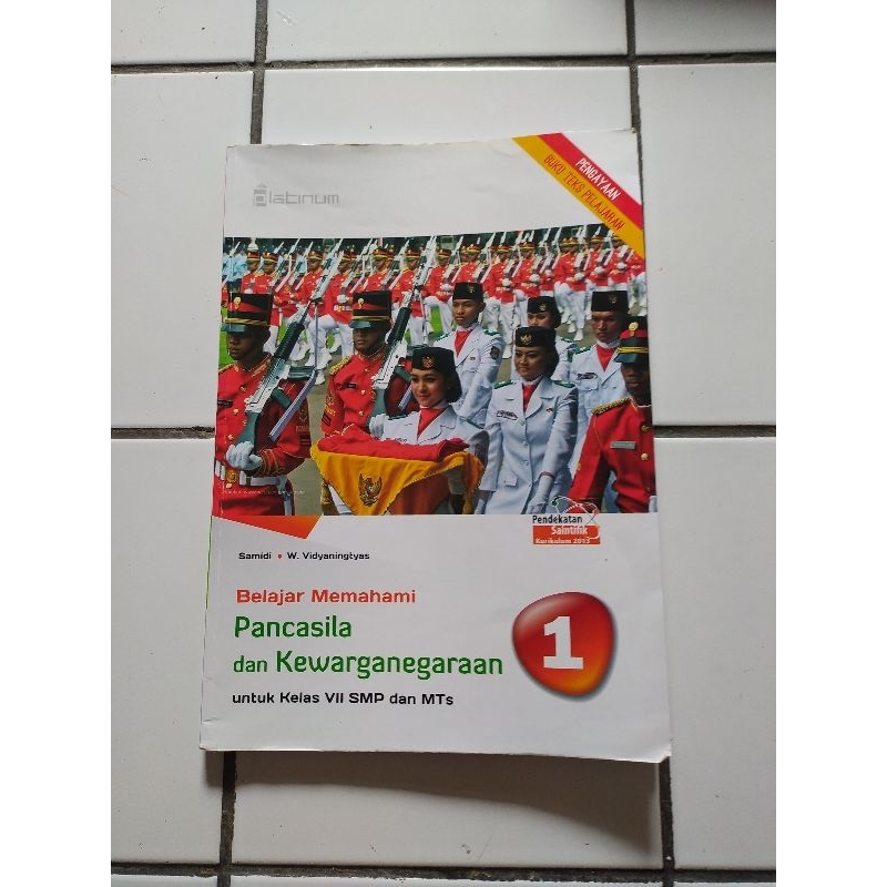

Belajar Memahami Pancasila dan Kewarganegaraan SMP kelas 7 VII Penerbit Platinum