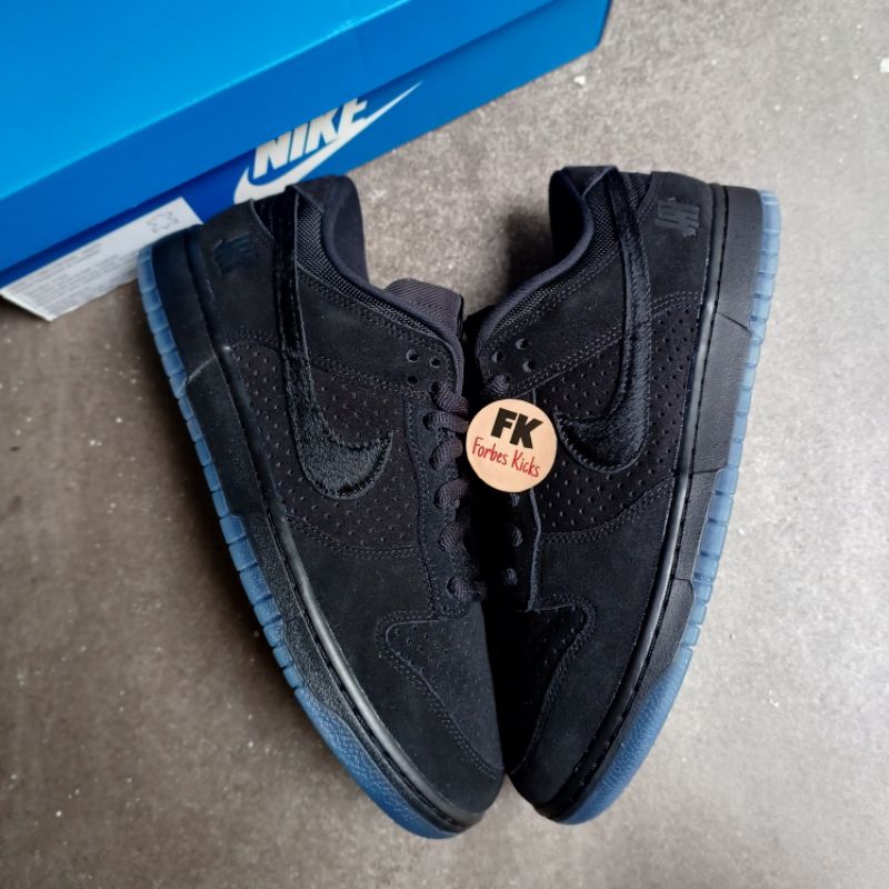 Nike Dunk Low SP Undefeated 5 On It Black Dunk vs. AF1