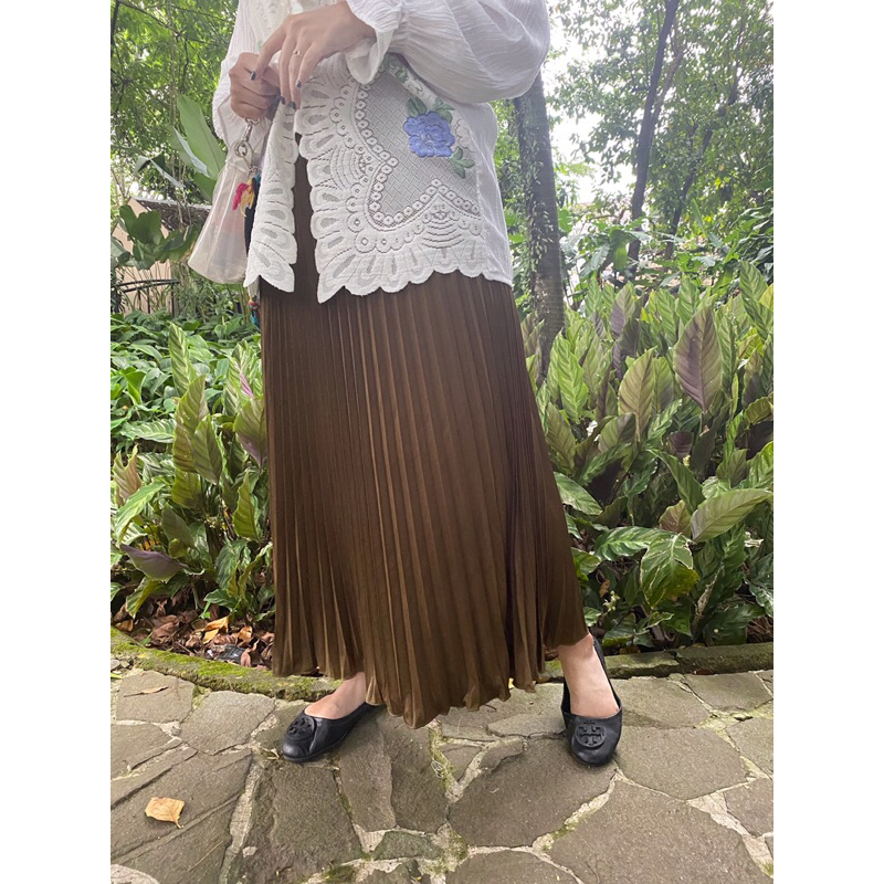 Flowy Pleats Skirt / Rok Plisket by Milposhka