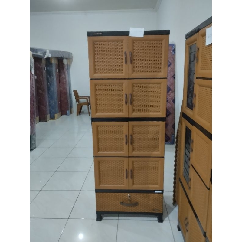 Lemari pakaian Plastik CRS MU 48D