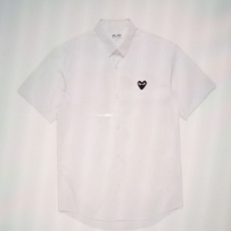 kemeja CDG play white shirt short black heart