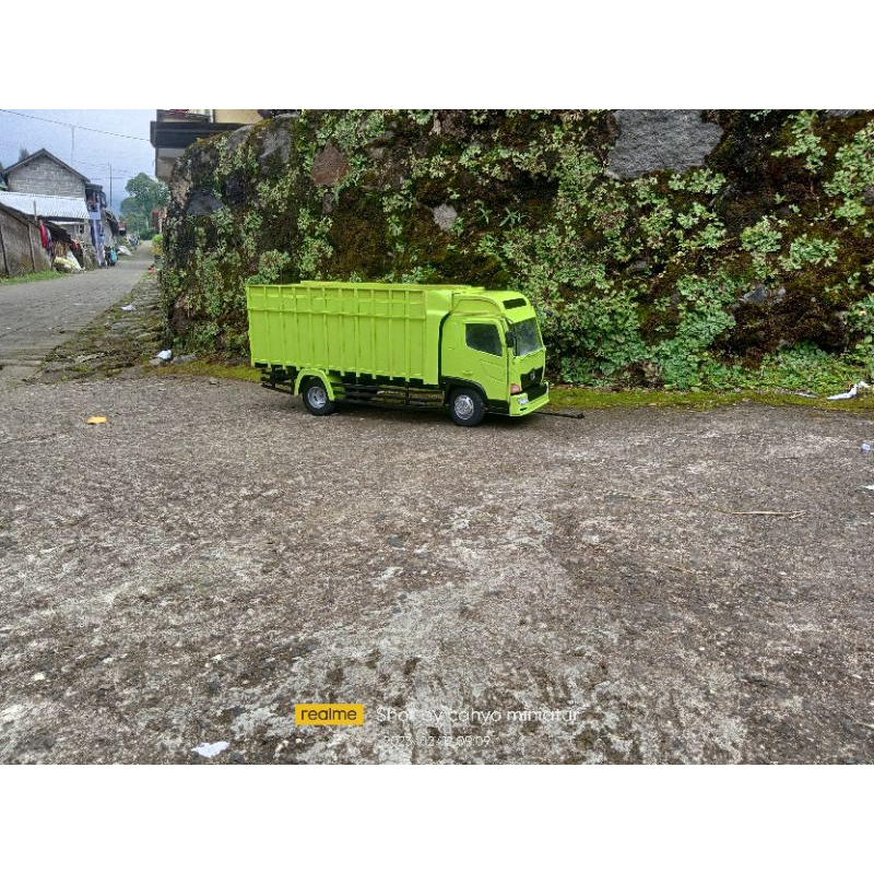 miniatur truk tronton  hino 500