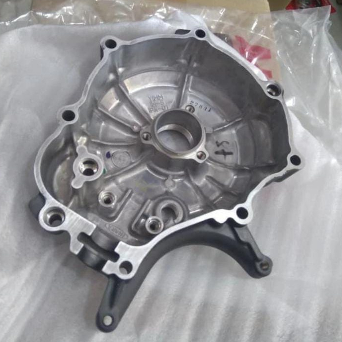 COVER CRANKCASE BAK MAGNET MAGNIT MAHNIT R15 V2 LAMA ASLI ORI YAMAHA 2PK E5411 00