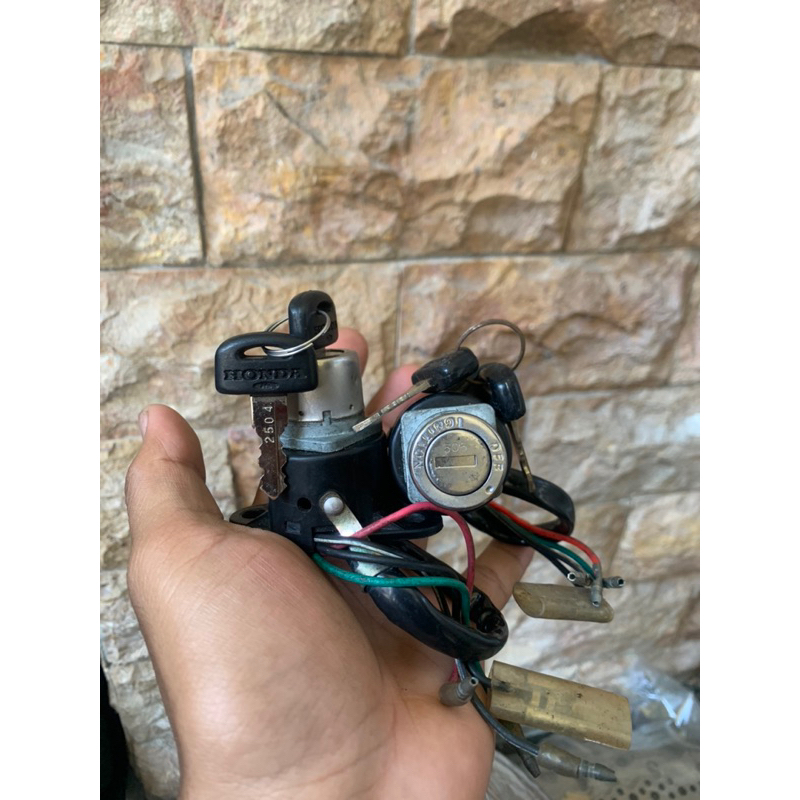 kunci kontak NOS GL100 CG C70 kabel 4