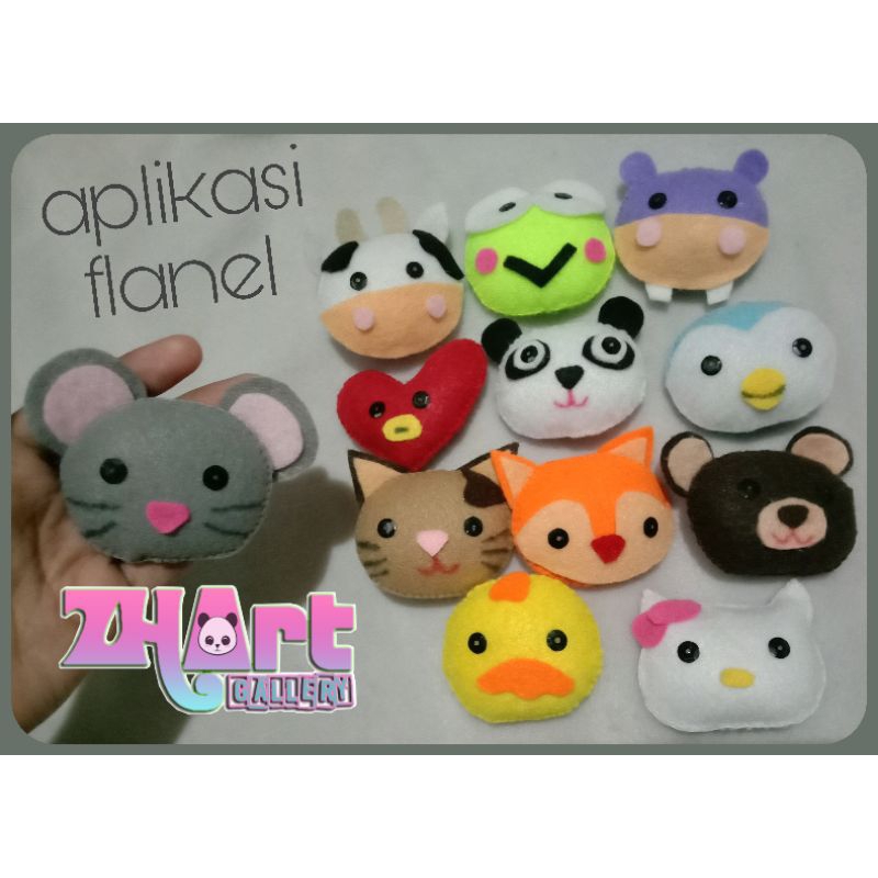 Boneka flanel kecil atau ornamen atau aplikasi kepala hewan tugas sekolah