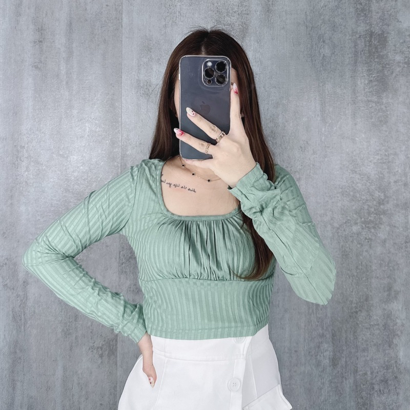 Ginny Longsleeve kerut dada | Atasan crop kerut