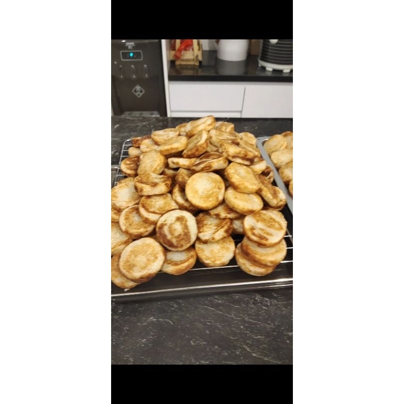 

wingko emakalen min order 2 kotak