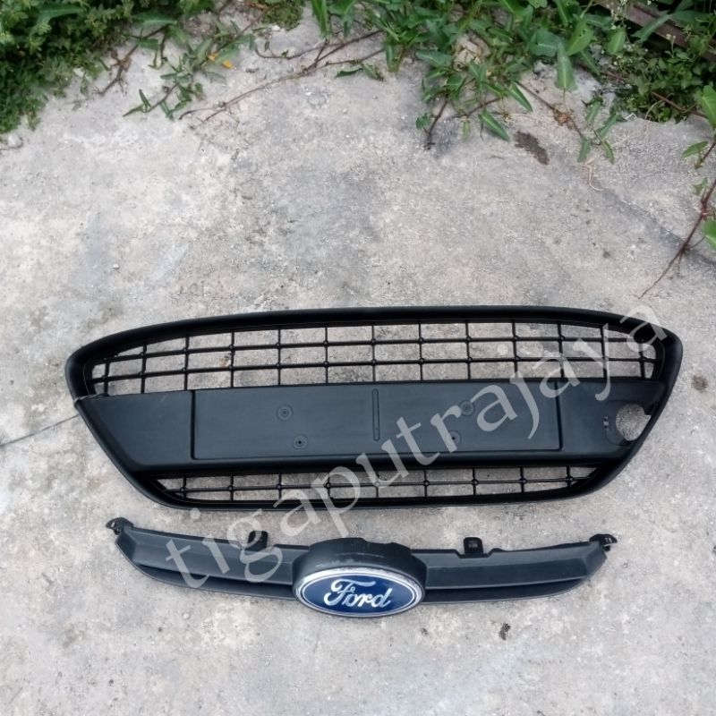 grill dan ram bumper ford fiesta 2011
