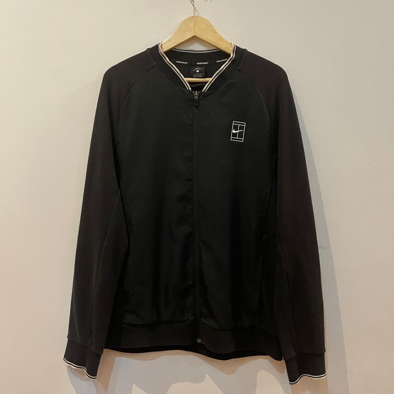 JAKET NIKE COURT