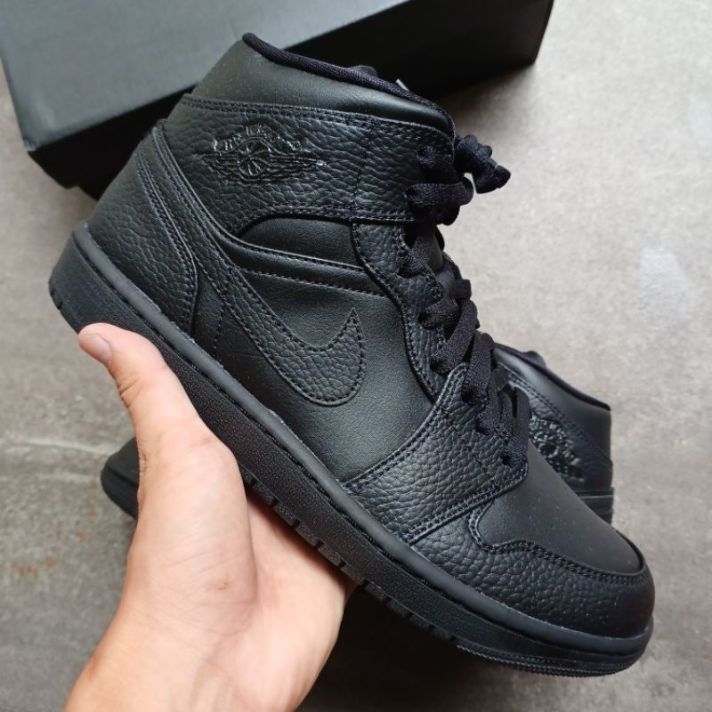 Air Jordan 1 Mid Triple Black || all black