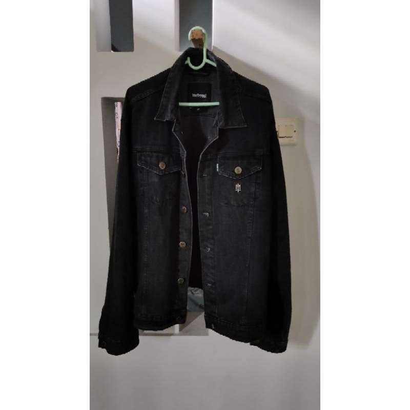 jaket denim maternal disaster