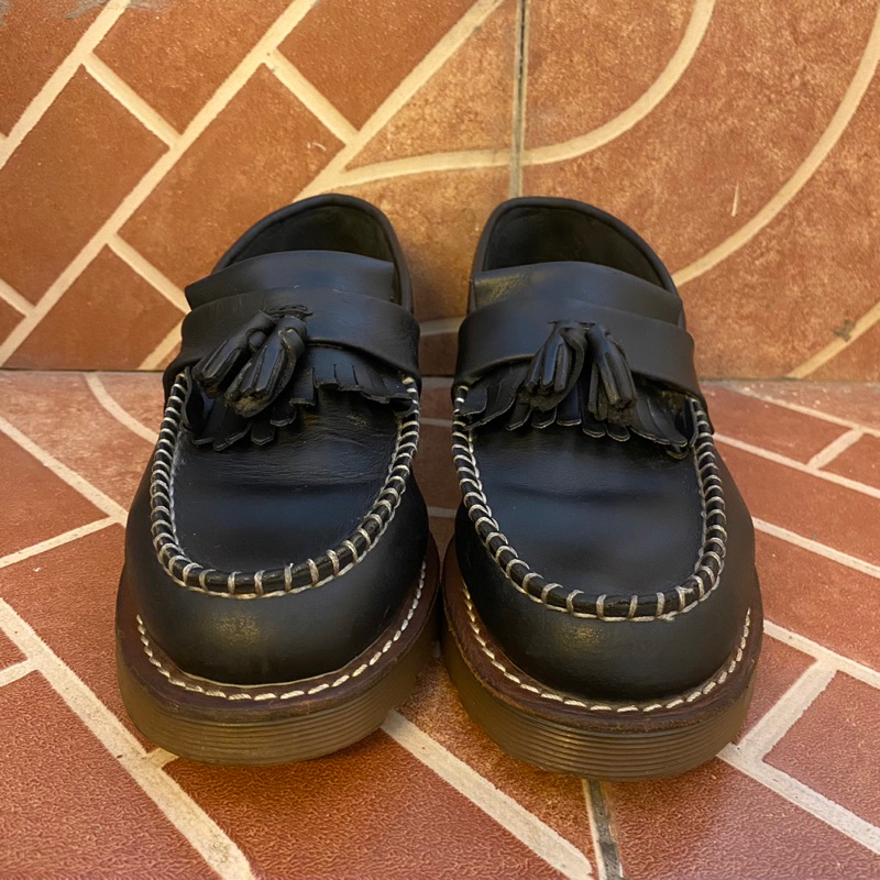 Dr martens adrian tassel second sepatu loafer