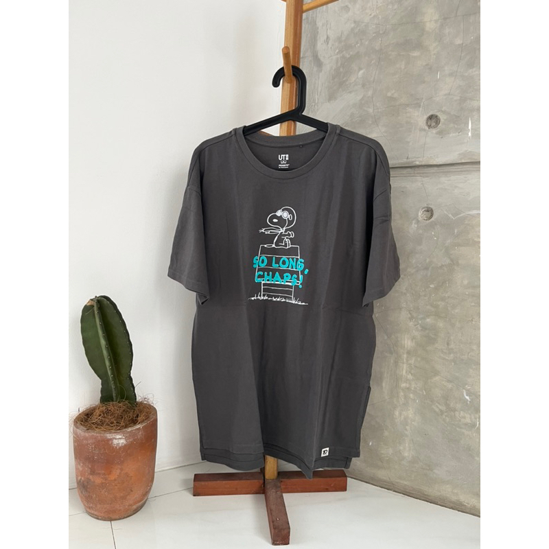 T-shirt/Kaos UT Snoopy Uniqlo Preloved