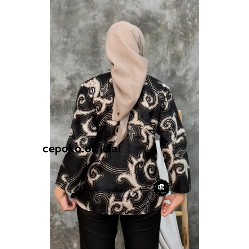 Blouse Batik Kerja Wanita Motif Kangkung Hitam