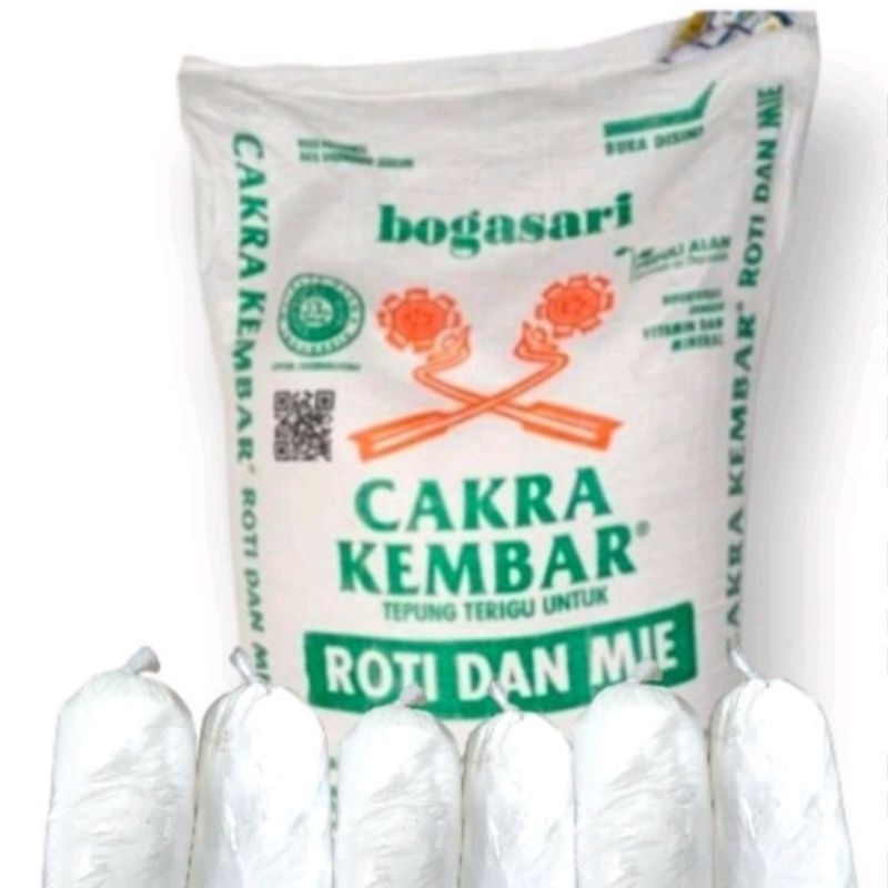 

Tepung Terigu Cakra Kembar 1Kg, Repack / Ecer