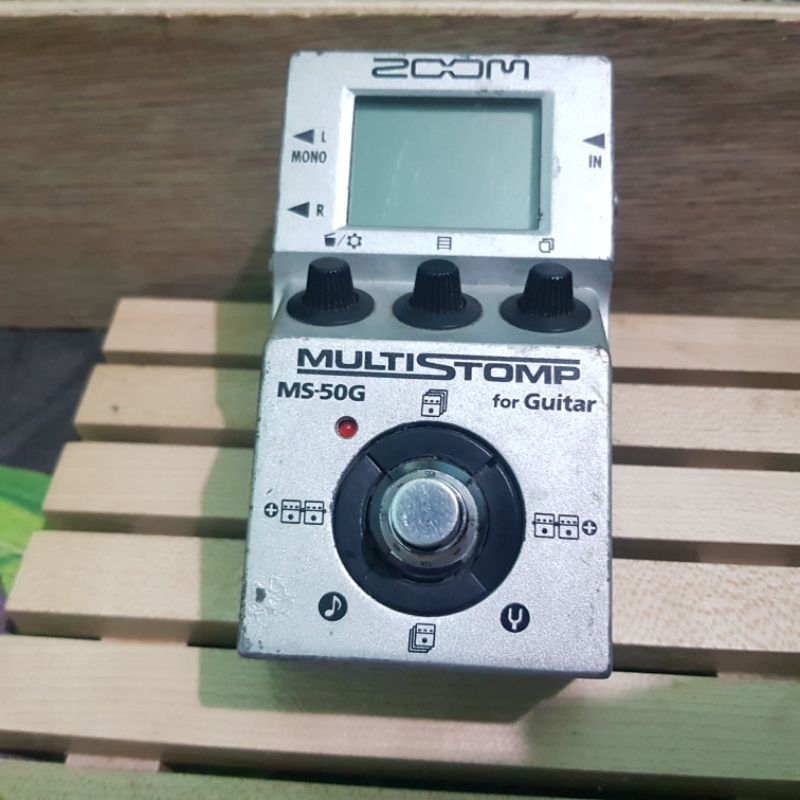 Efek gitar Zoom multi stomp MS-50G